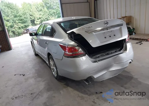 2015 Nissan Altima 2.5 Sv из США, поврежденный, VIN 1N4AL3AP6FC286295